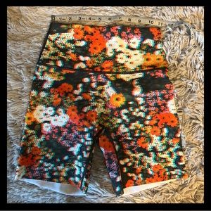 Offline by Aerie Goals Bike Shorts High Rise 3D Floral Print size Medium